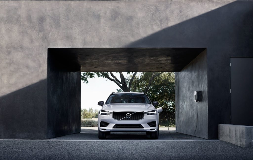 volvo-xc60-plug-in-hybrid-free-electricity-offer